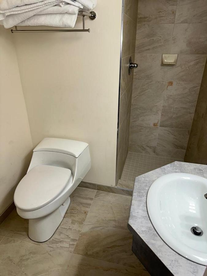 Clydesdale Inn Λάνγκλεϊ Εξωτερικό φωτογραφία